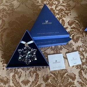 2016 Swarovski Christmas ornament NIB